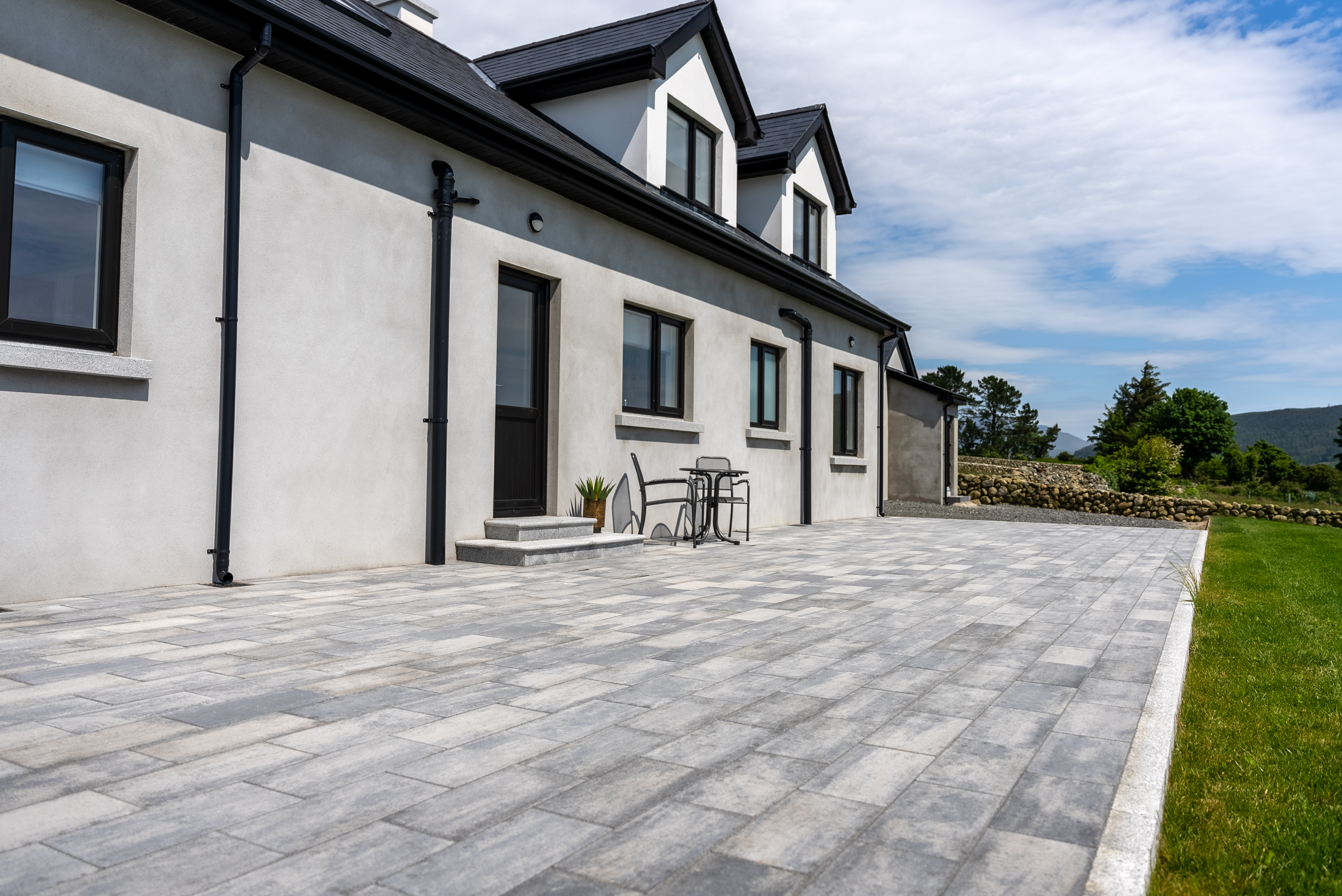 Tobermore Stanza Flag – 450x225x50mm – Slate (Single Unit)