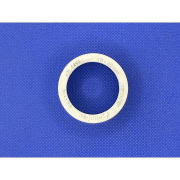 1 1/2 x 1 1/4 White Waste Reducer Socket